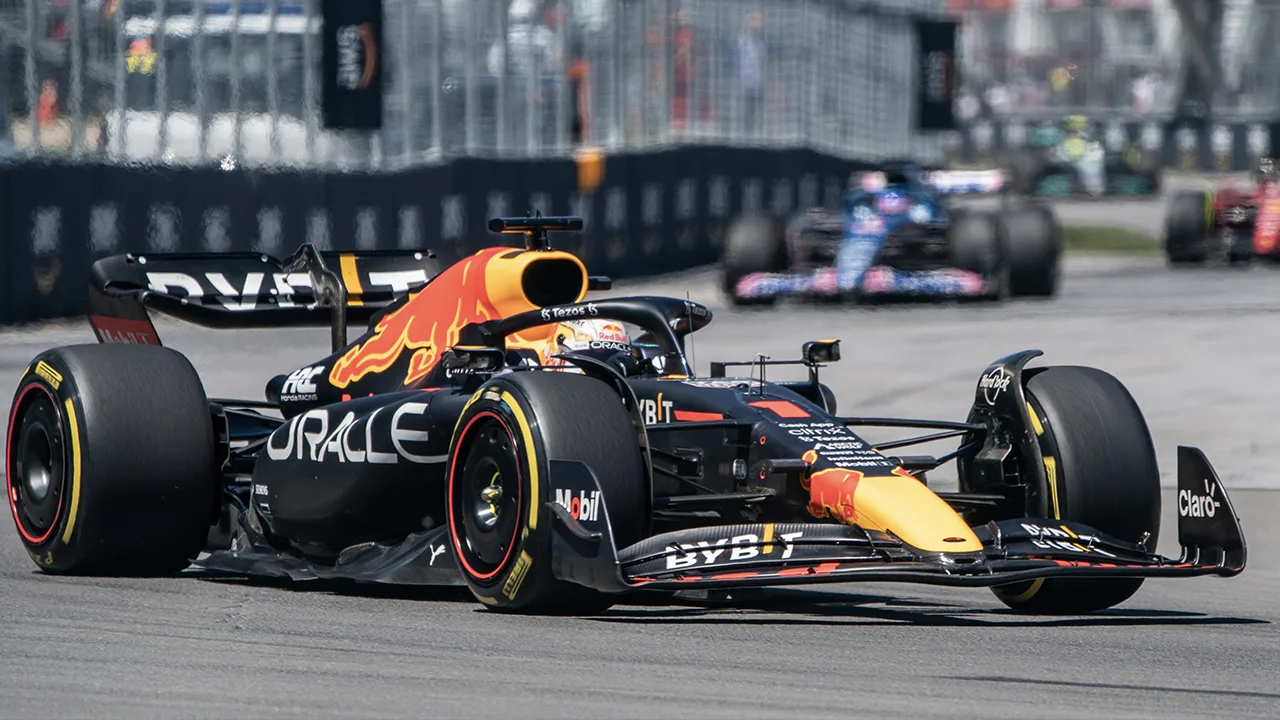 Verstappen wint ook in Canada en heeft nu 46 punten voorsprong aan kop van WK-klassement