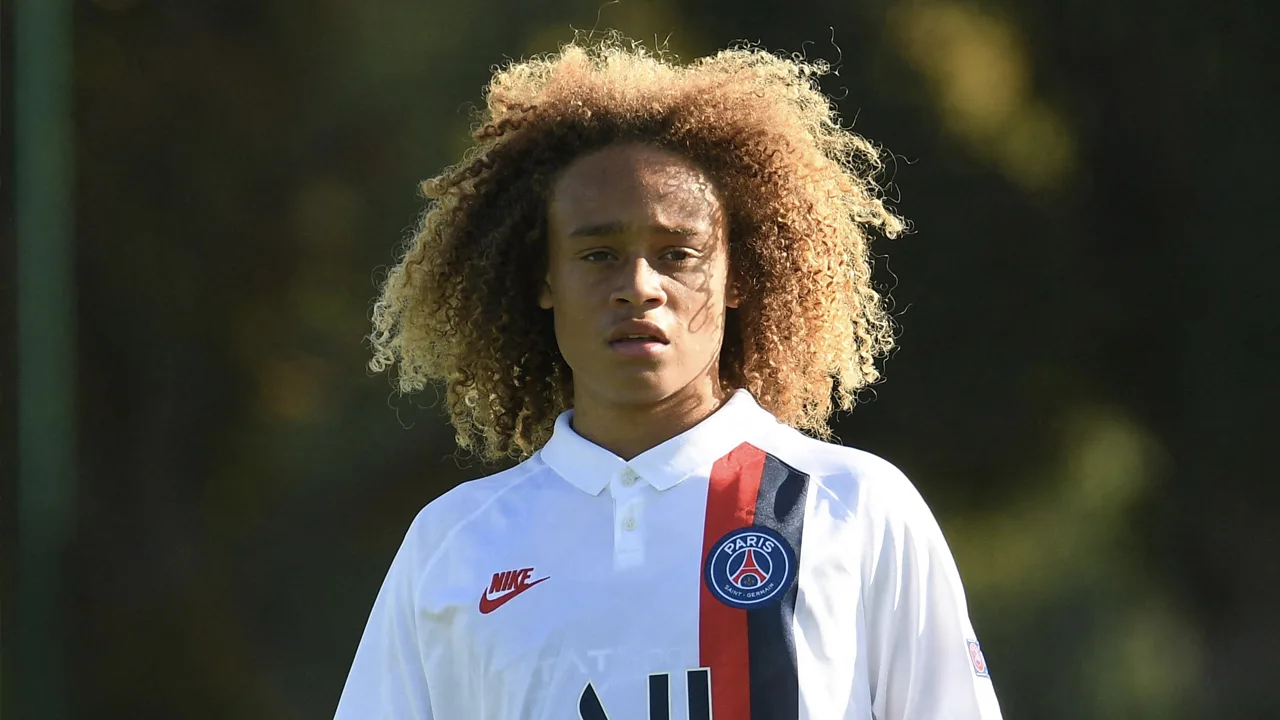 Xavi Simons maakt debuut in wedstrijdselectie PSG voor oefenduel