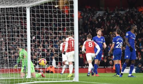 Arsenal wint Londense derby van Chelsea