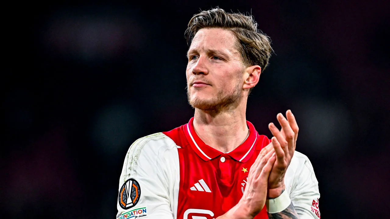 Ajax begint met Weghorst en Pasveer aan mogelijk kampioensduel tegen NEC