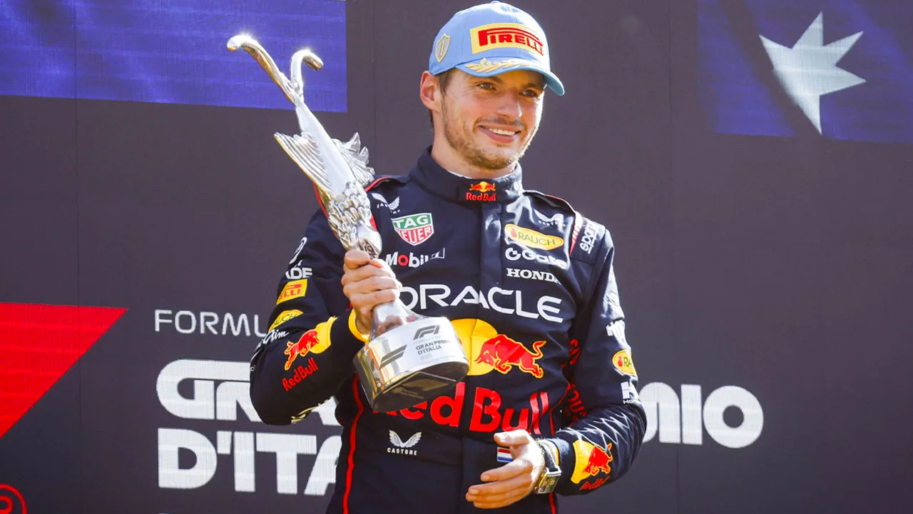 Verstappen euforisch na winst in Monza: 'Het is een ongelooflijk weekend voor ons team!'