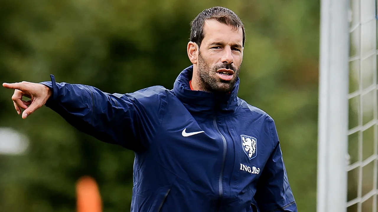 Van Nistelrooij in staf bij EK, Stekelenburg assistent Koeman