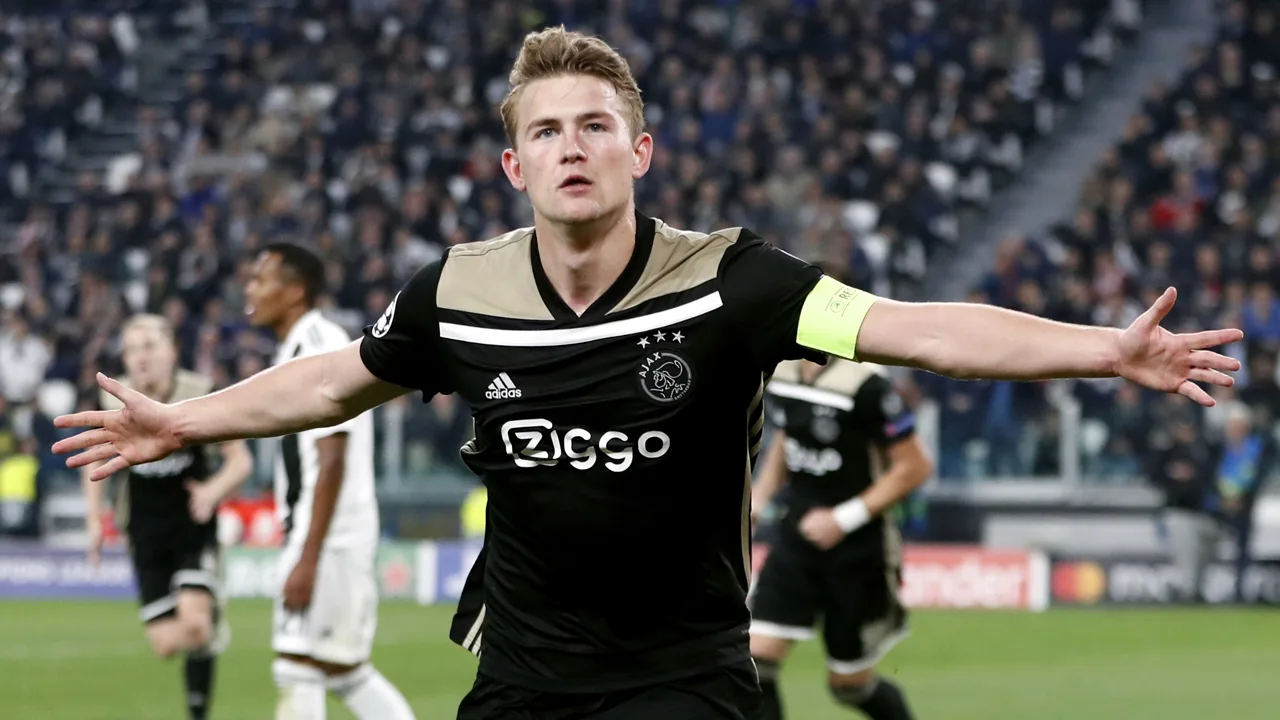 Ajax pest Juventus met felicitatie-video De Ligt
