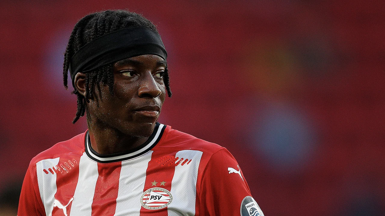 Scan moet ernst van blessure aanvaller Madueke van PSV uitwijzen