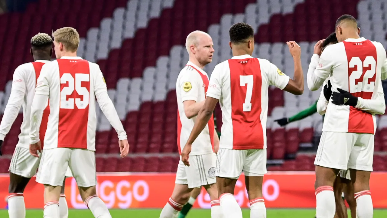 'Vier besmettingen reden voor einde trainingskamp Ajax'