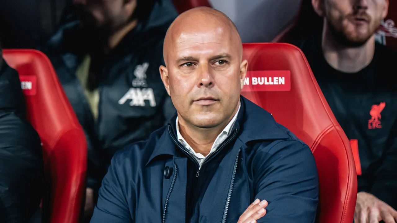 Arne Slot breekt met zege op RB Leipzig twee clubrecords bij Liverpool