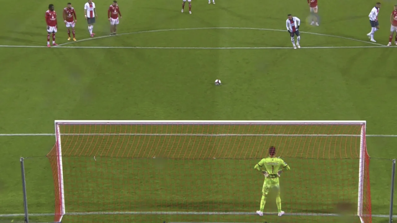 Neymar faalt jammerlijk vanaf 11 meter in cruciaal duel voor PSG