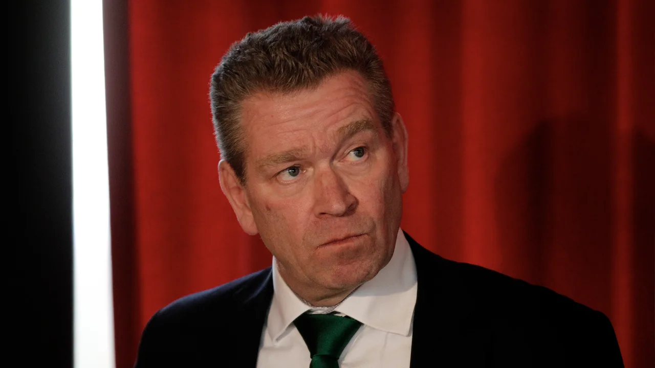 Hans Nijland vergeet trouwdag en werkt zich in nesten bij vrouw