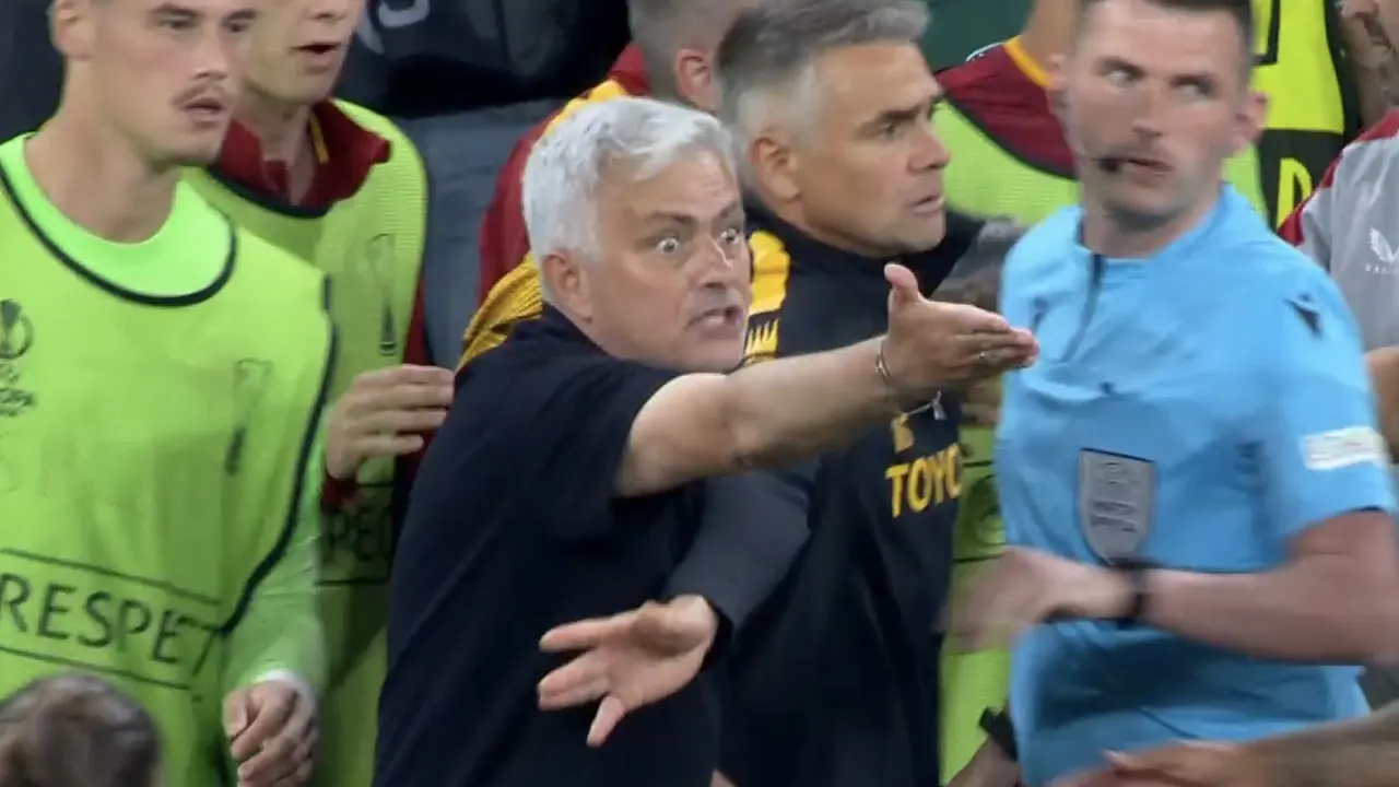 Consternatie langs de zijlijn; Mourinho is woedend