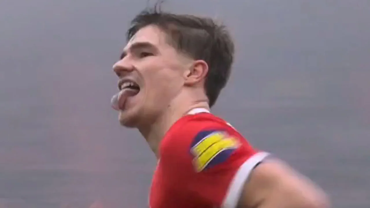 Videogoal: Wouter Goes zet AZ op voorsprong tegen Ajax 