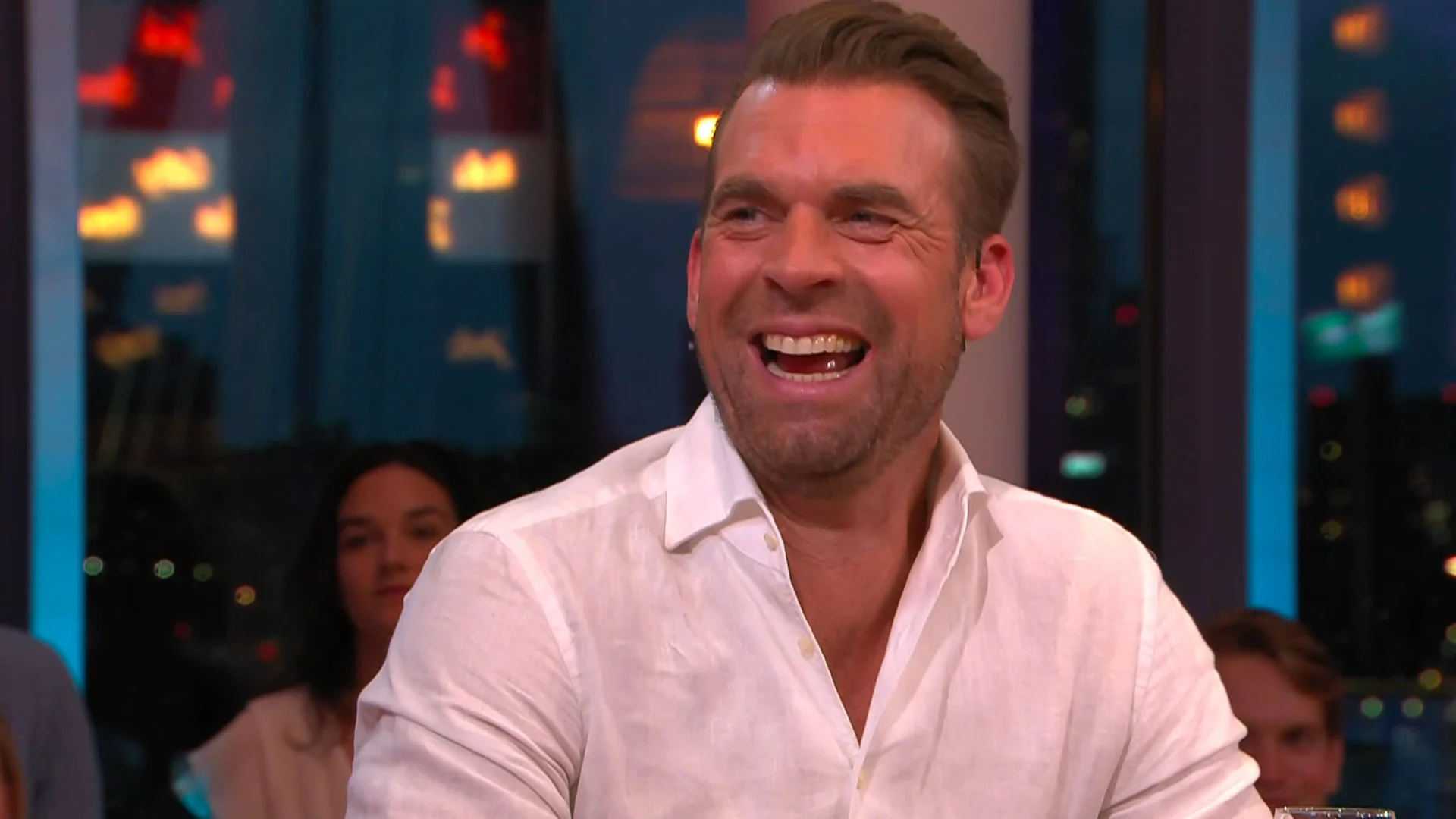 Eerste aflevering De Oranjezomer gemist? Kijk 'm nu terug!