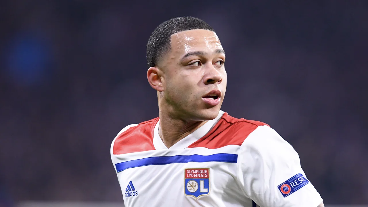 Depay blesseert zich bij verliezend Lyon