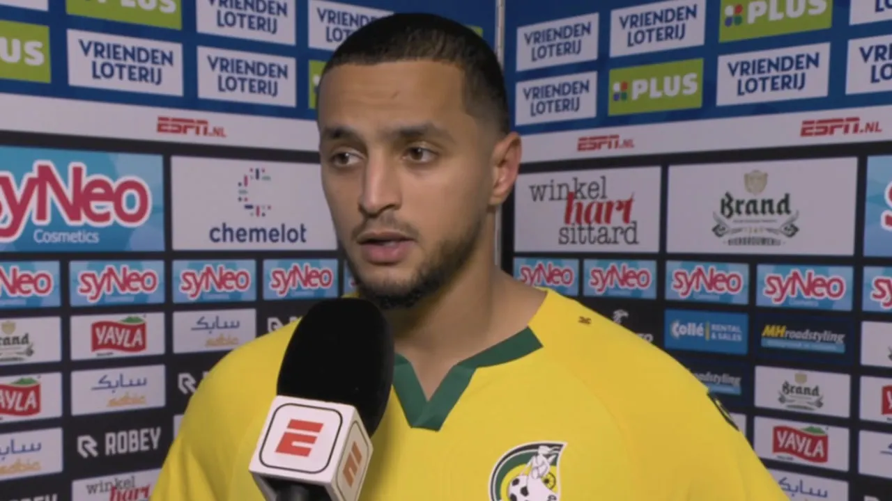 Video: Mohamed Ihattaren niet te spreken over ploeggenoten: 'Iedereen heeft zijn eigen bv'