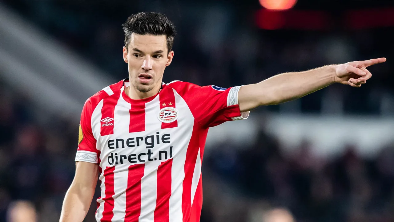 Faber kiest voor Viergever als linkerverdediger tegen PEC