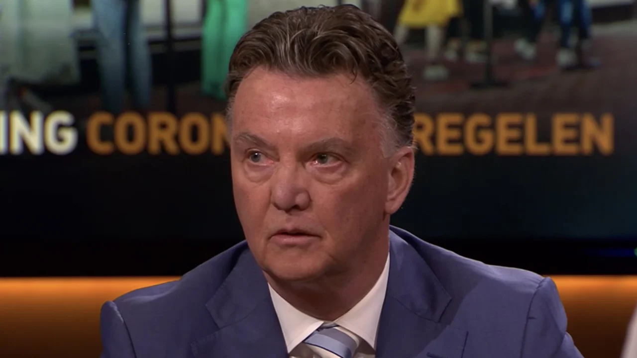 Van Gaal gefrustreerd als hij wordt afgekapt door Pauw