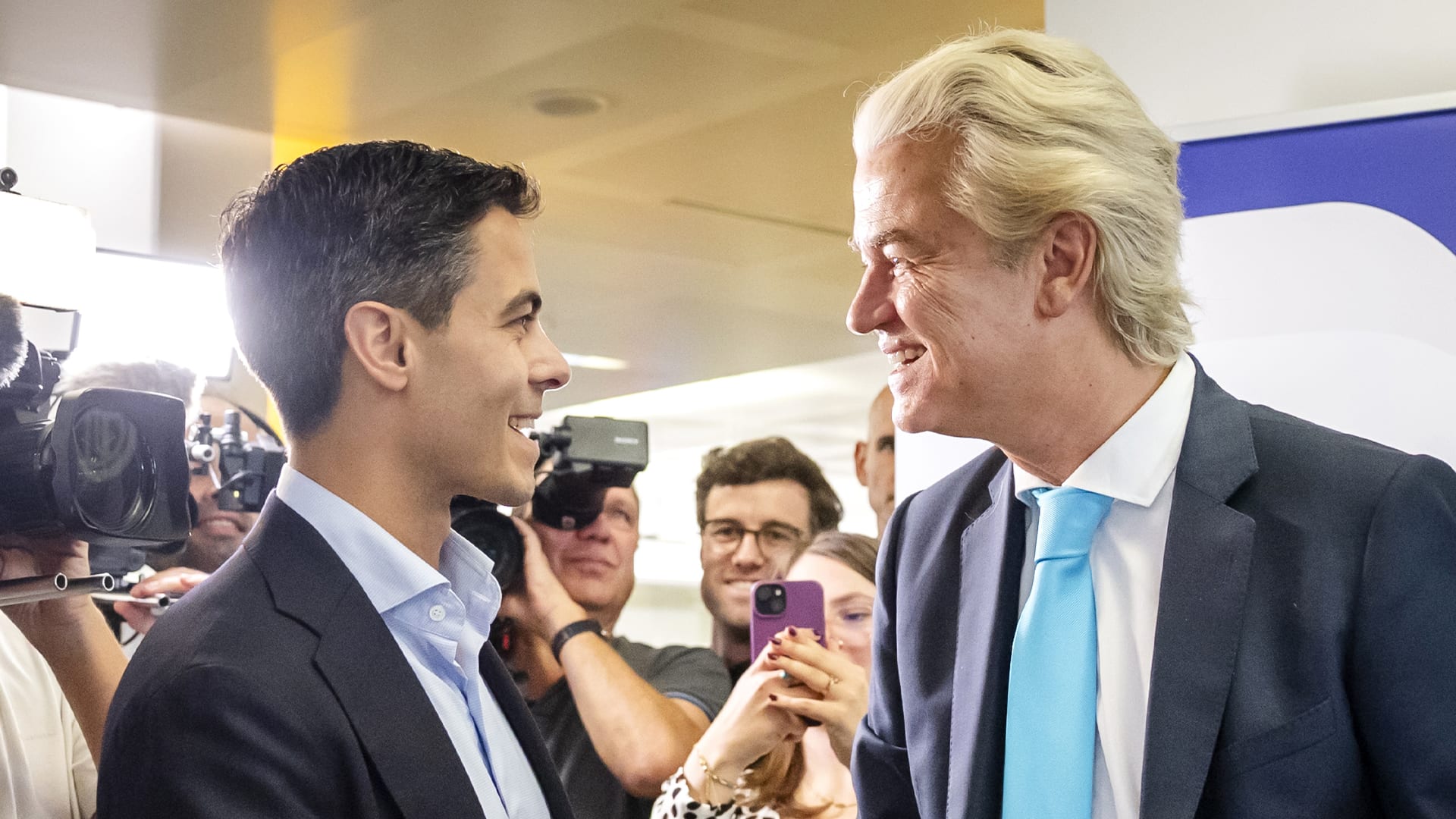 D66 en PVV blijven nek-aan-nek, PVV pakt nipte voorsprong