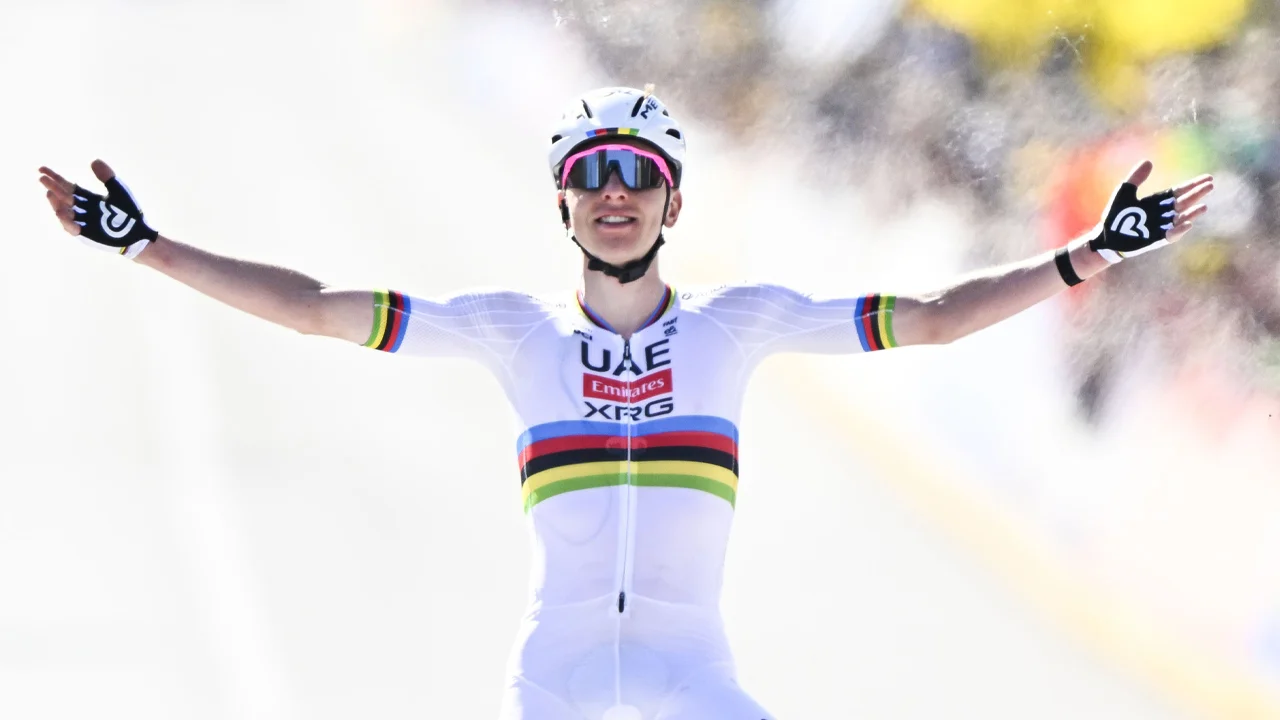 Pogacar wint na solo voor tweede keer Ronde van Vlaanderen