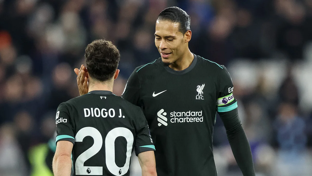 Arne Slot sluit jaar met Liverpool af met ruime zege bij West Ham United