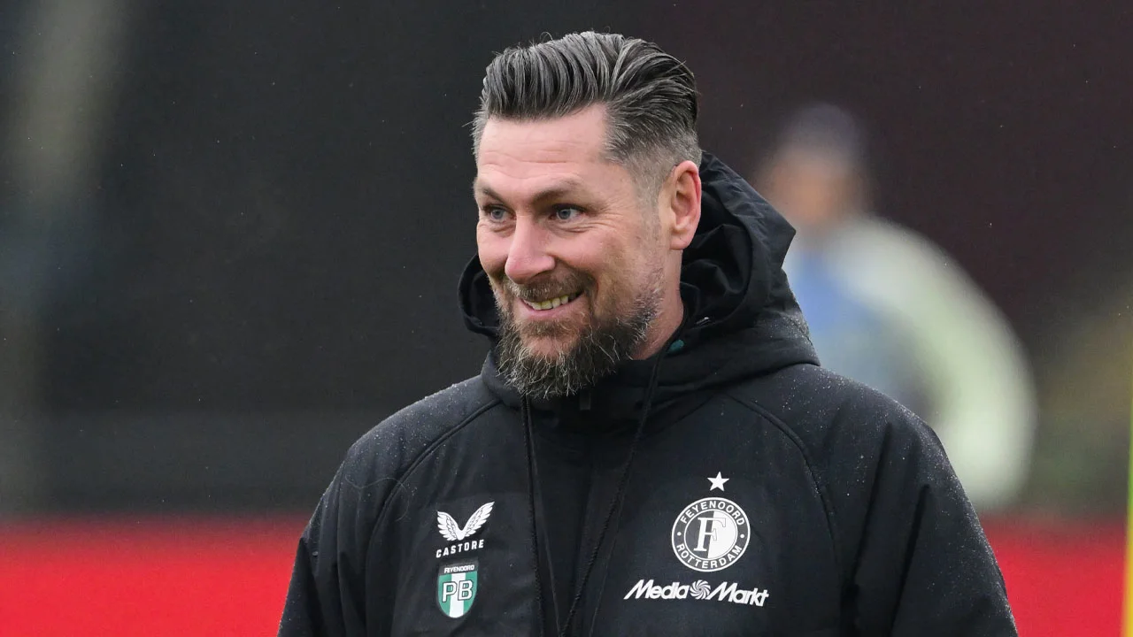 Bosschaart over mogelijk laatste duel als trainer van Feyenoord: 'Waren dertien fantastische dagen!'