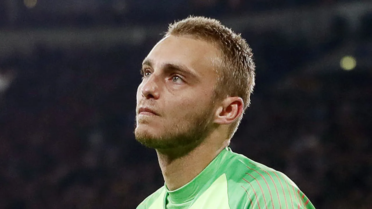 Cillessen stopt strafschop, maar verliest
