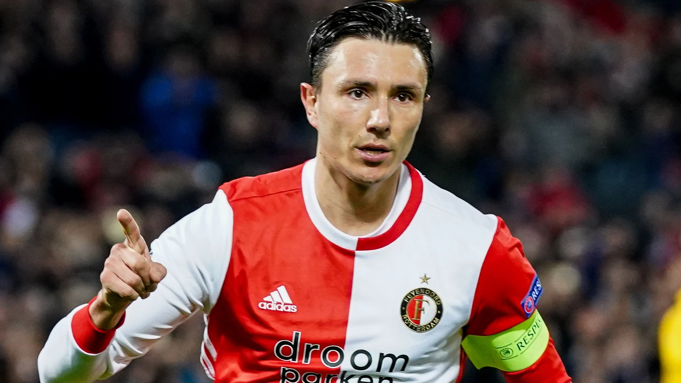 Eredivisieduels van zondag op losse schroeven, wedstrijden in België afgelast