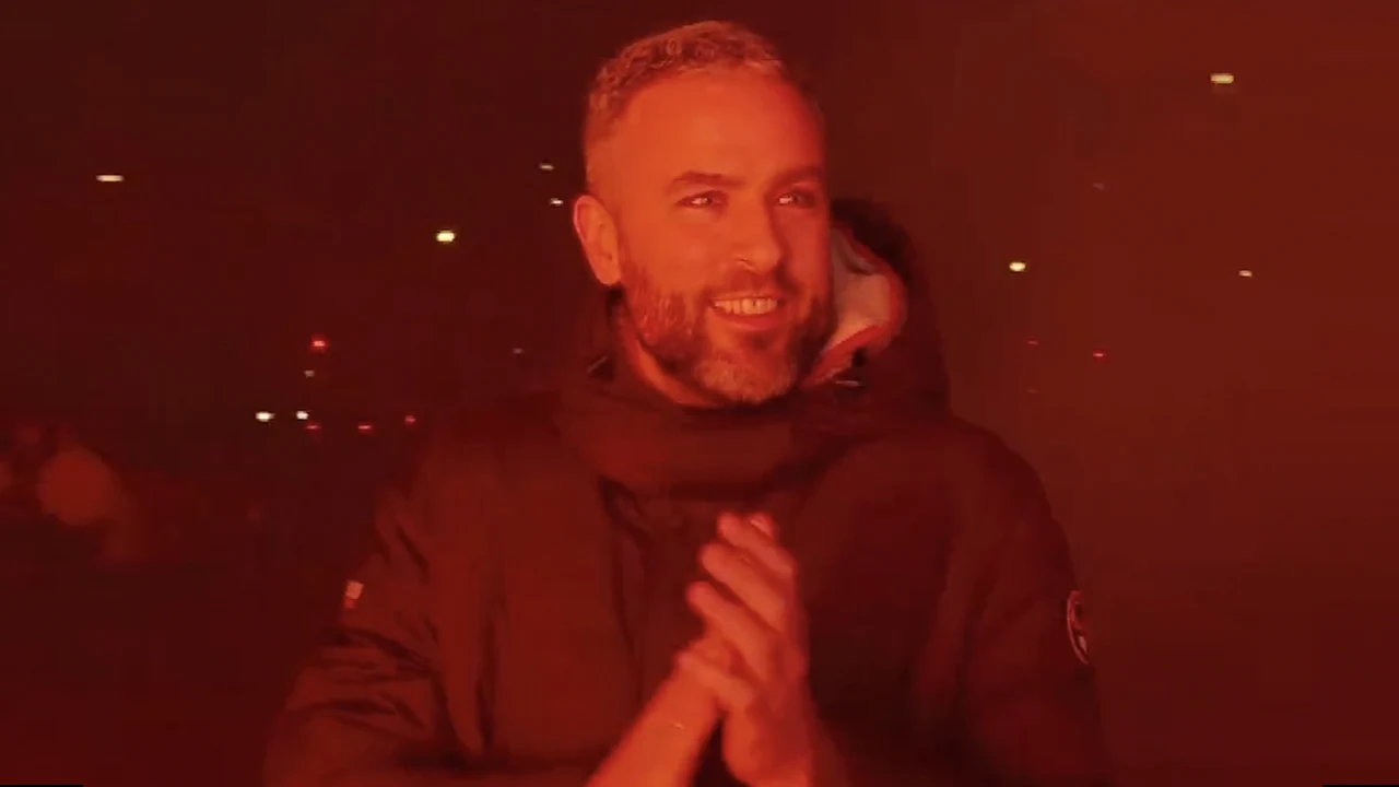 Kippenvel-beelden: genezen Ralf Seuntjens onthaald met vuurwerk in Breda