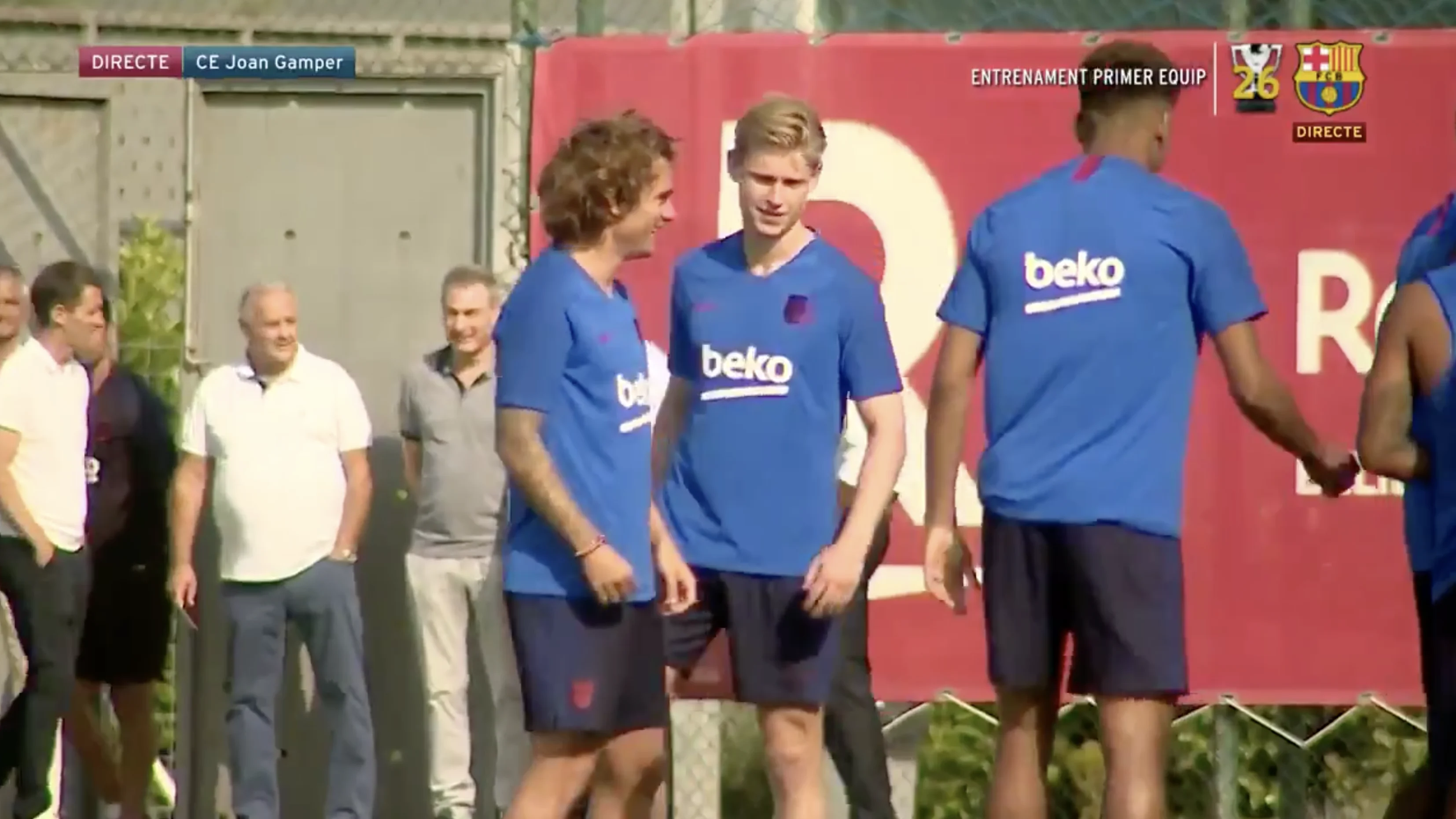 Spelers Barcelona ontgroenen De Jong