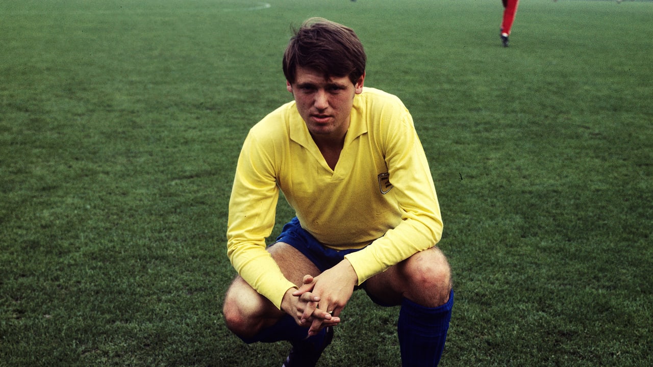 ‘Johan Derksen was een scherpe speler, hij schopte je lachend het hek over’