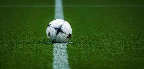 Oud-scheidsrechter Van Ravens (96) overleden