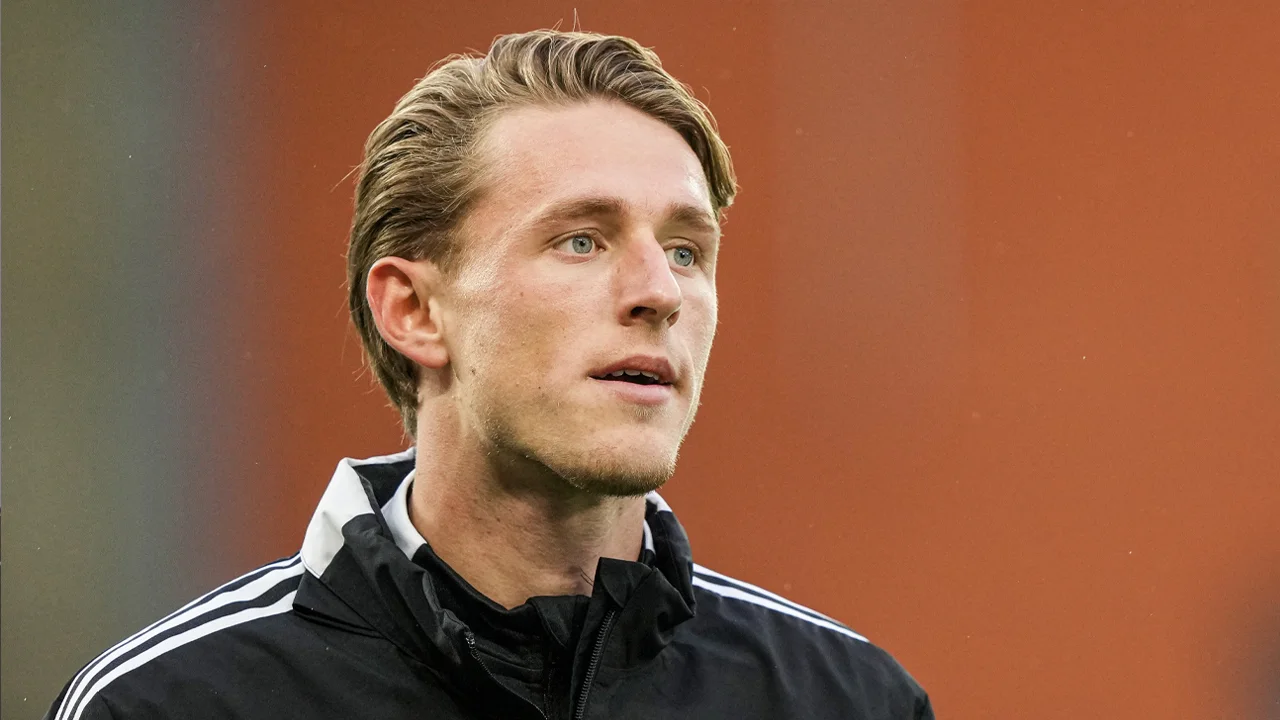 'Burger gaat Feyenoord op slotdag transfermarkt verlaten voor buitenlands avontuur'