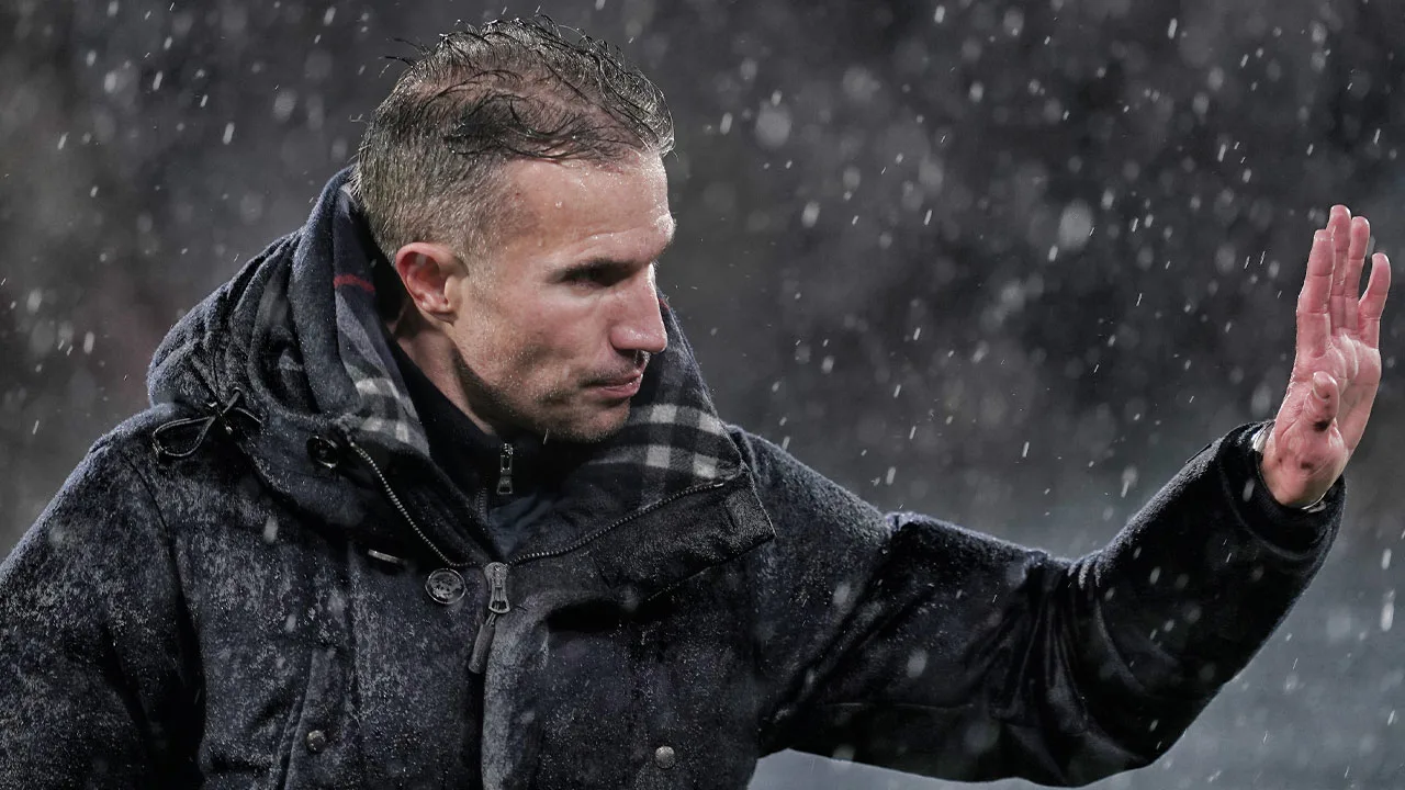 Feyenoord probleemloos langs Heerenveen bij terugkeer Van Persie in De Kuip