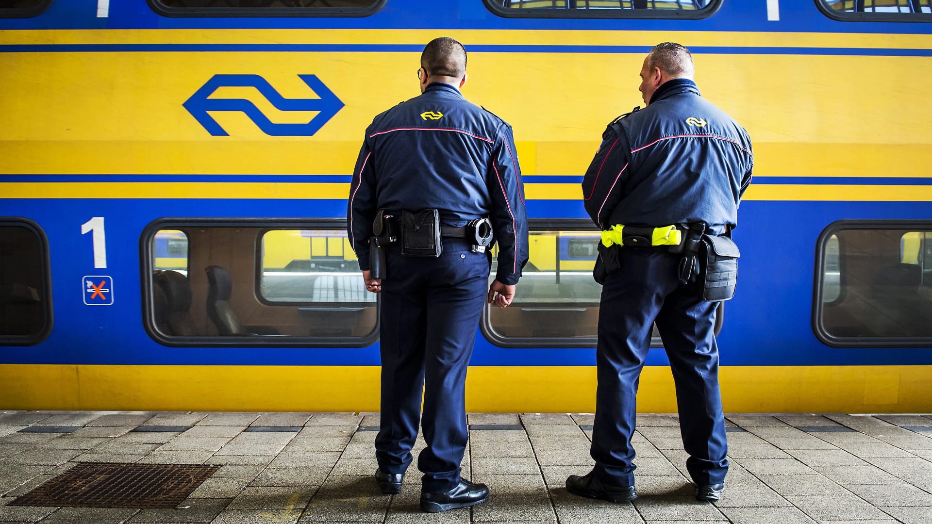 NS wil eigen veiligheidsmedewerkers uitrusten met wapenstok