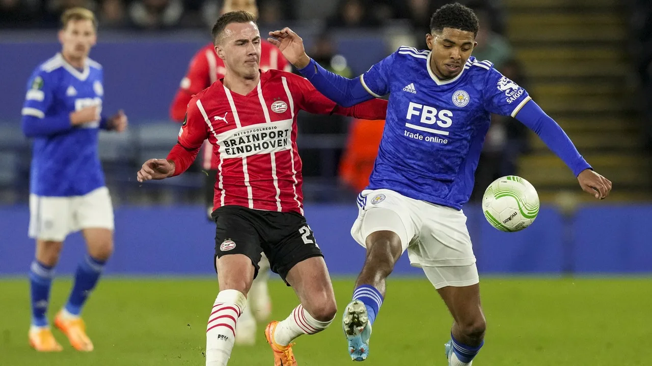 PSV in kwartfinale Conference League gelijk tegen Leicester City