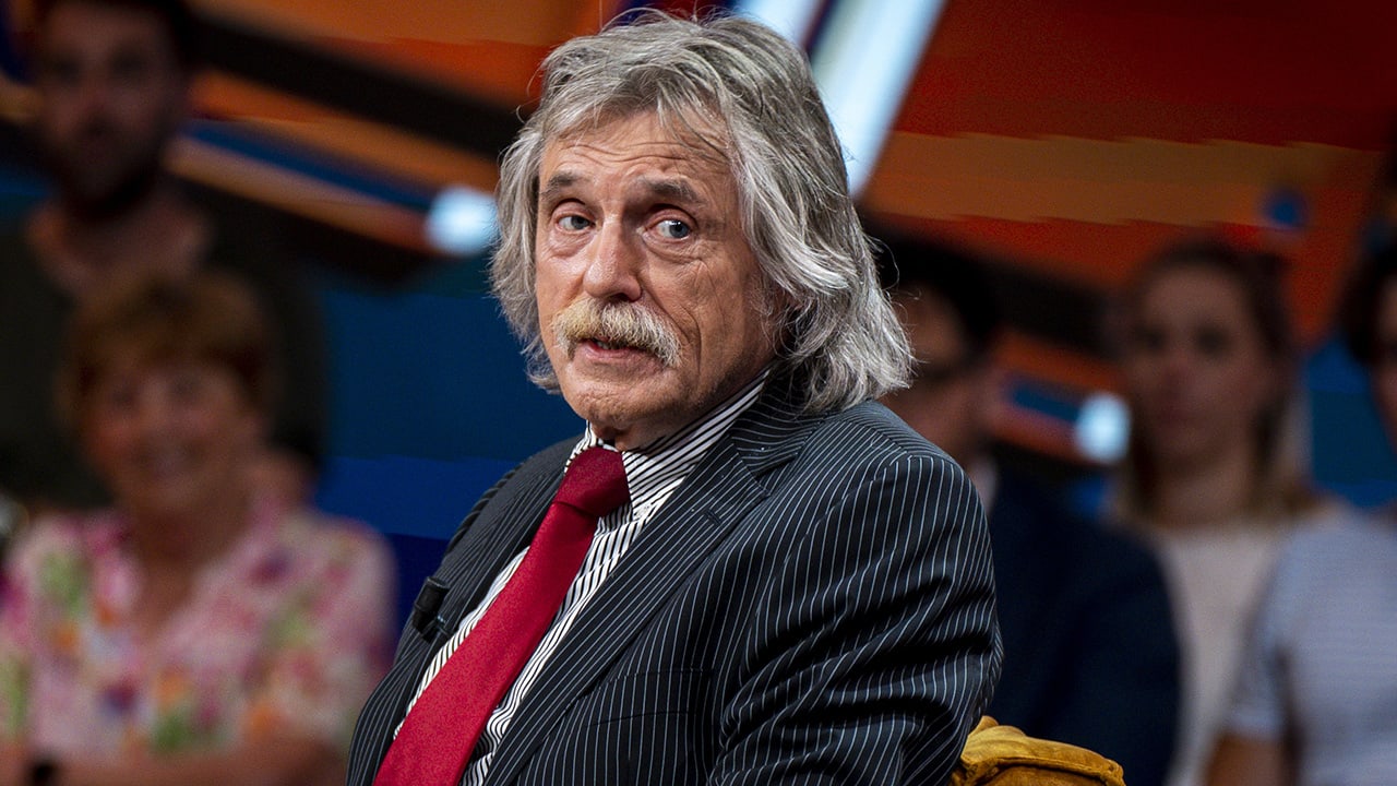 Johan Derksen over plannen na tv-pensioen: 'Dan maak ik de agenda helemaal schoon om…'