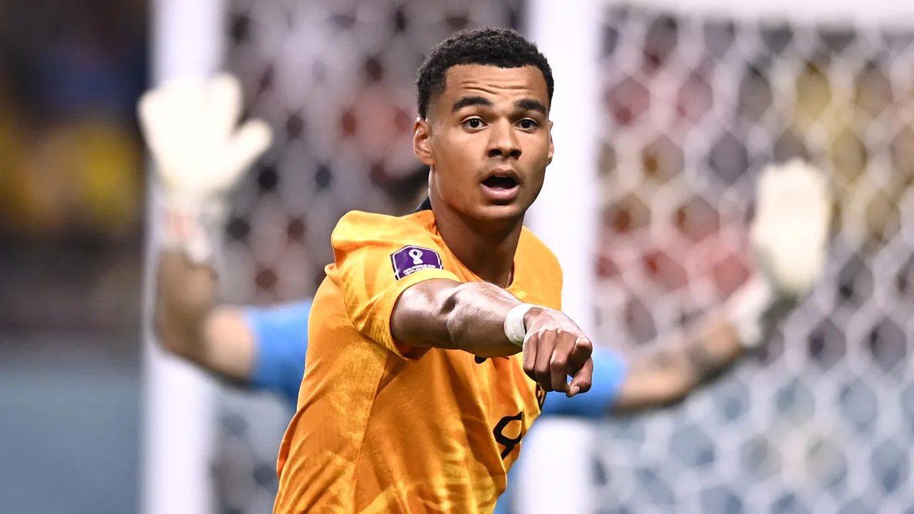 'Ten Hag wil Gakpo zo snel mogelijk naar Manchester halen als vervanger van Ronaldo'