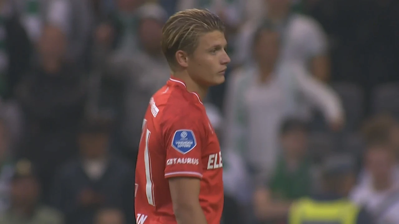 KANS: Steijn kopt via Hammarby-speler naast uit corner van Smal