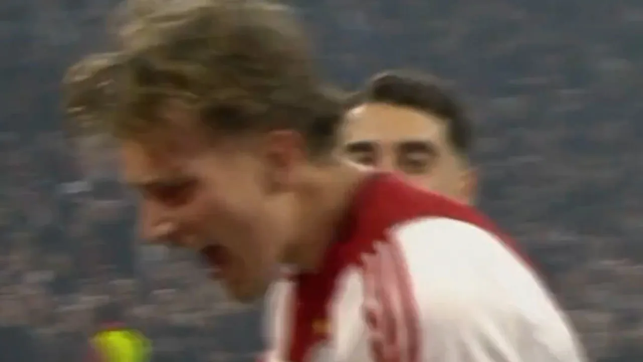 Videogoal: Mika Godts schiet Ajax op voorsprong tegen sc Heerenveen