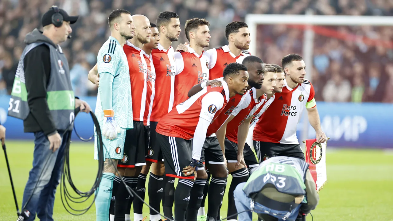 'Supporters FC Utrecht verstoorden nachtrust van Feyenoord-selectie'