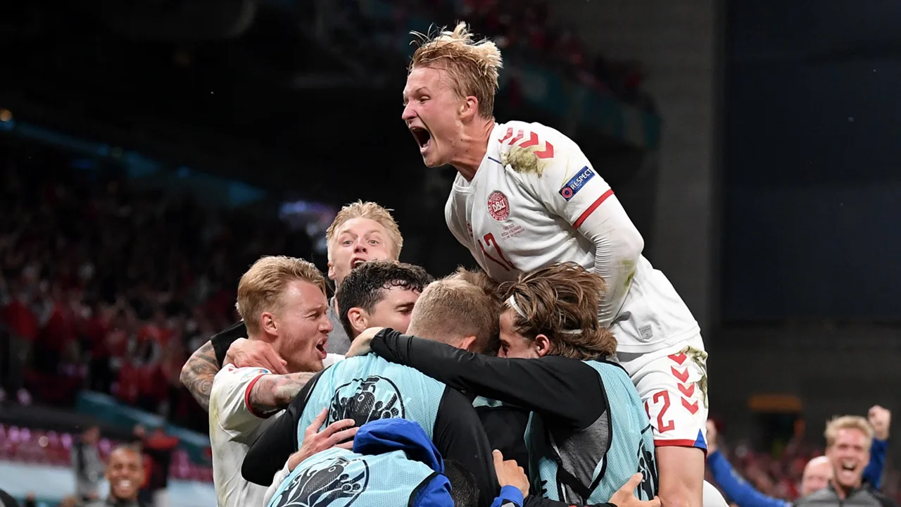 Denemarken naar achtste finales na spectaculaire zege op Rusland