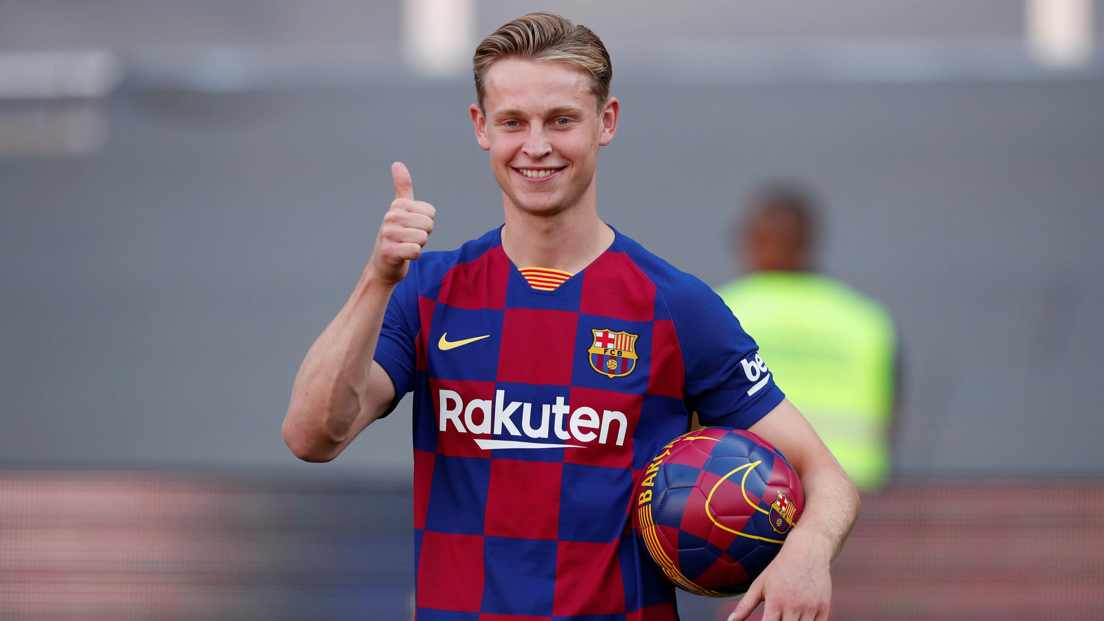 Frenkie de Jong ook basisspeler in eerste thuiswedstrijd FC Barcelona