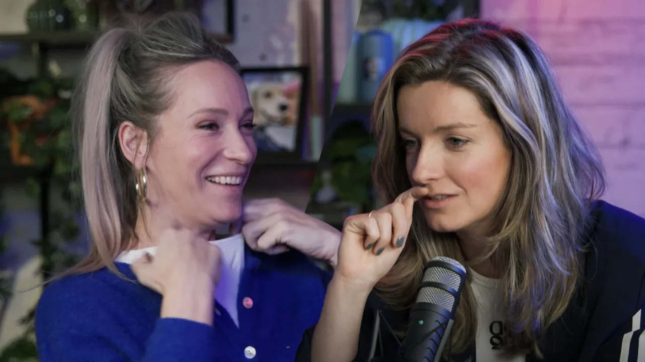 Merel Ek wijst Hélène Hendriks op kleding: 'Heb jij nou al de hele tijd...'