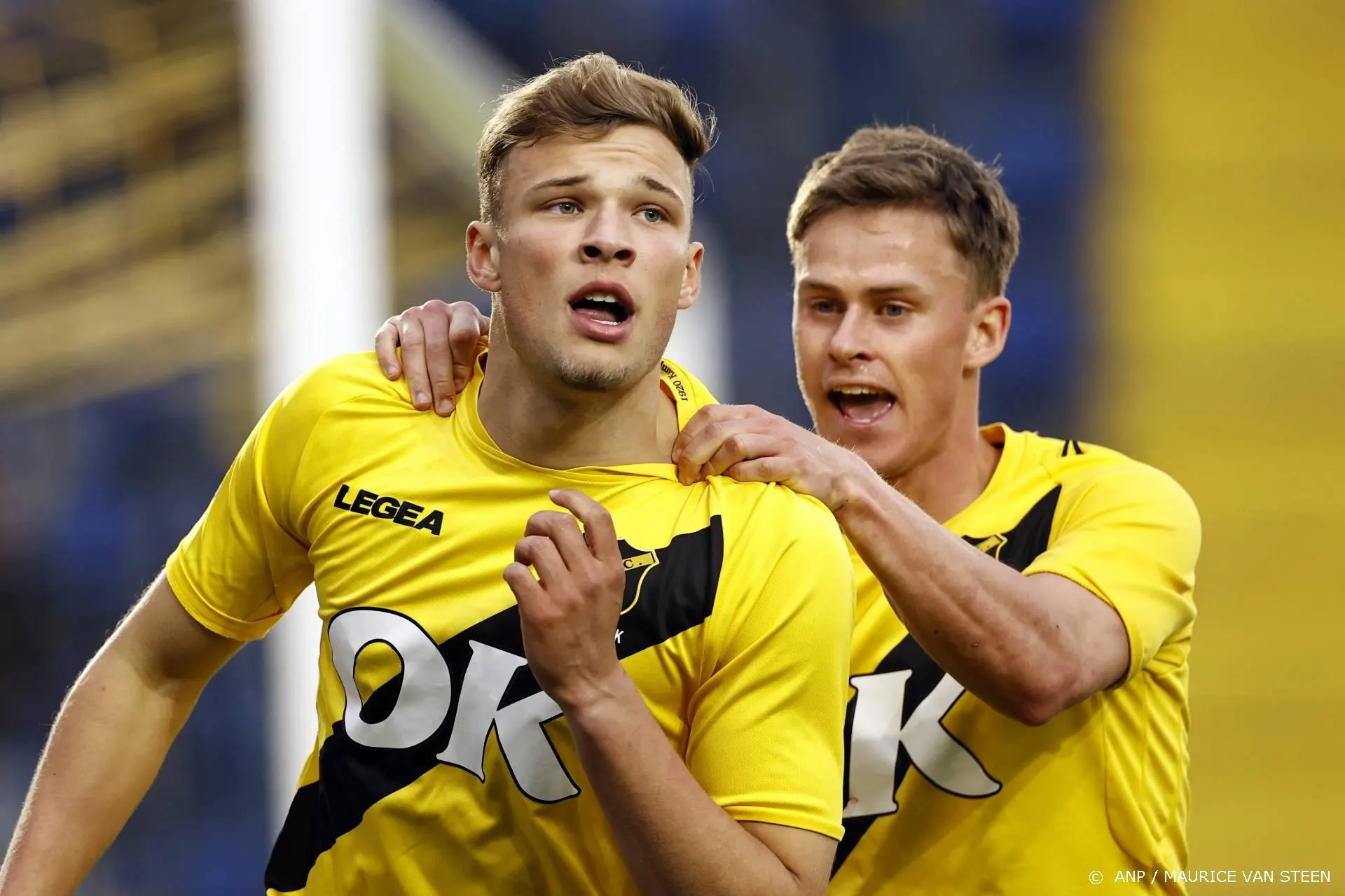 'Van Hooijdonk rond met Bologna over 5-jarig contract'