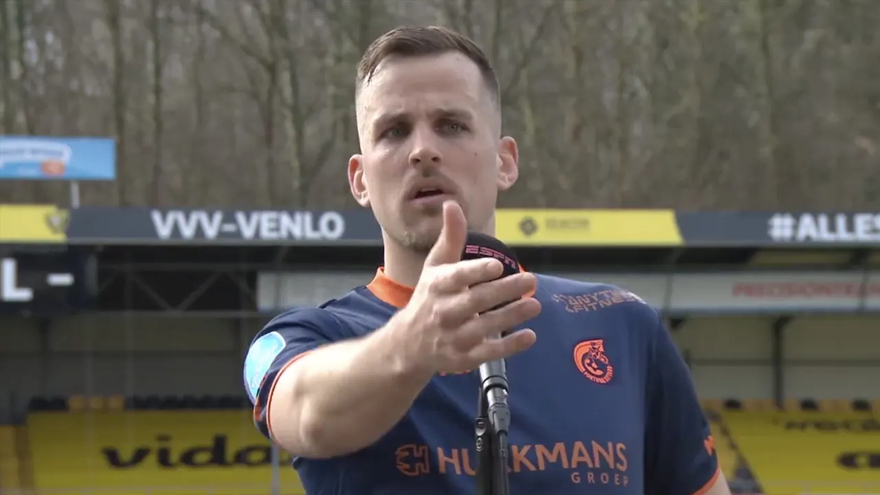 Seuntjens snapt er helemaal niets van: 'Heb ik geel?!'