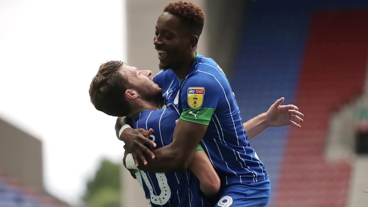 ZO! Wigan maakt gehakt van Hull City, 7-0 ruststand