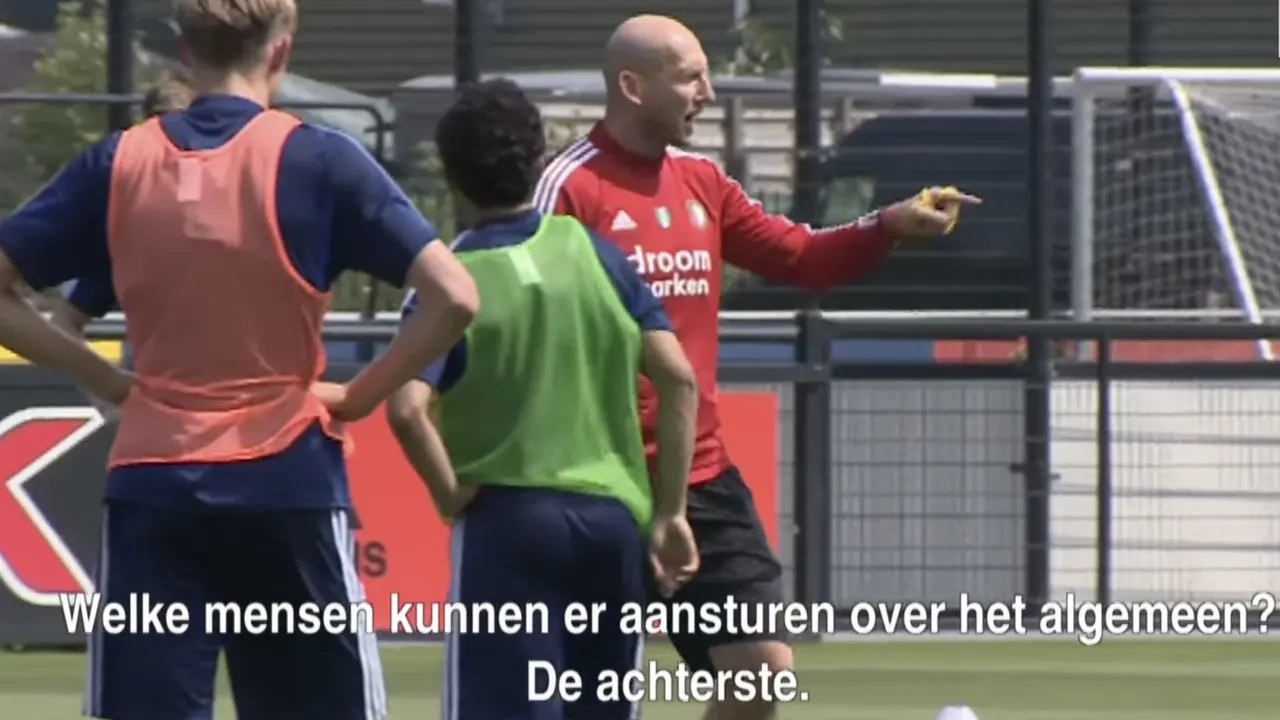 Jaap Stam laat zich meteen gelden bij eerste training Feyenoord