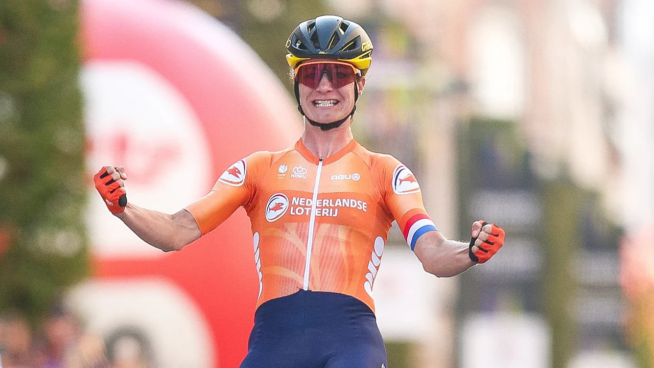 Marianne Vos wint als eerste Nederlandse WK gravel