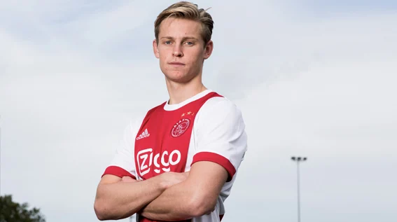 Ten Hag: De Jong in principe op middenveld