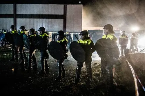 NAC-fans aangehouden wegens rellen derby