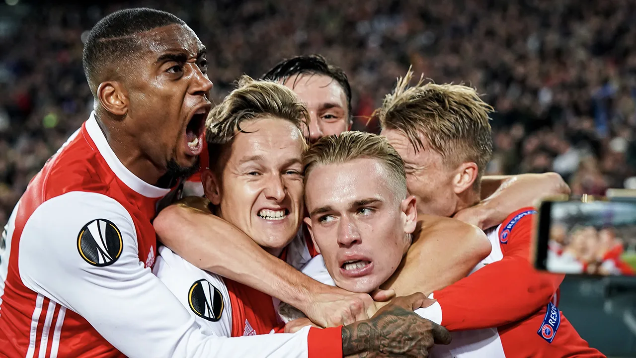 Feyenoord wint in fraai duel van Porto