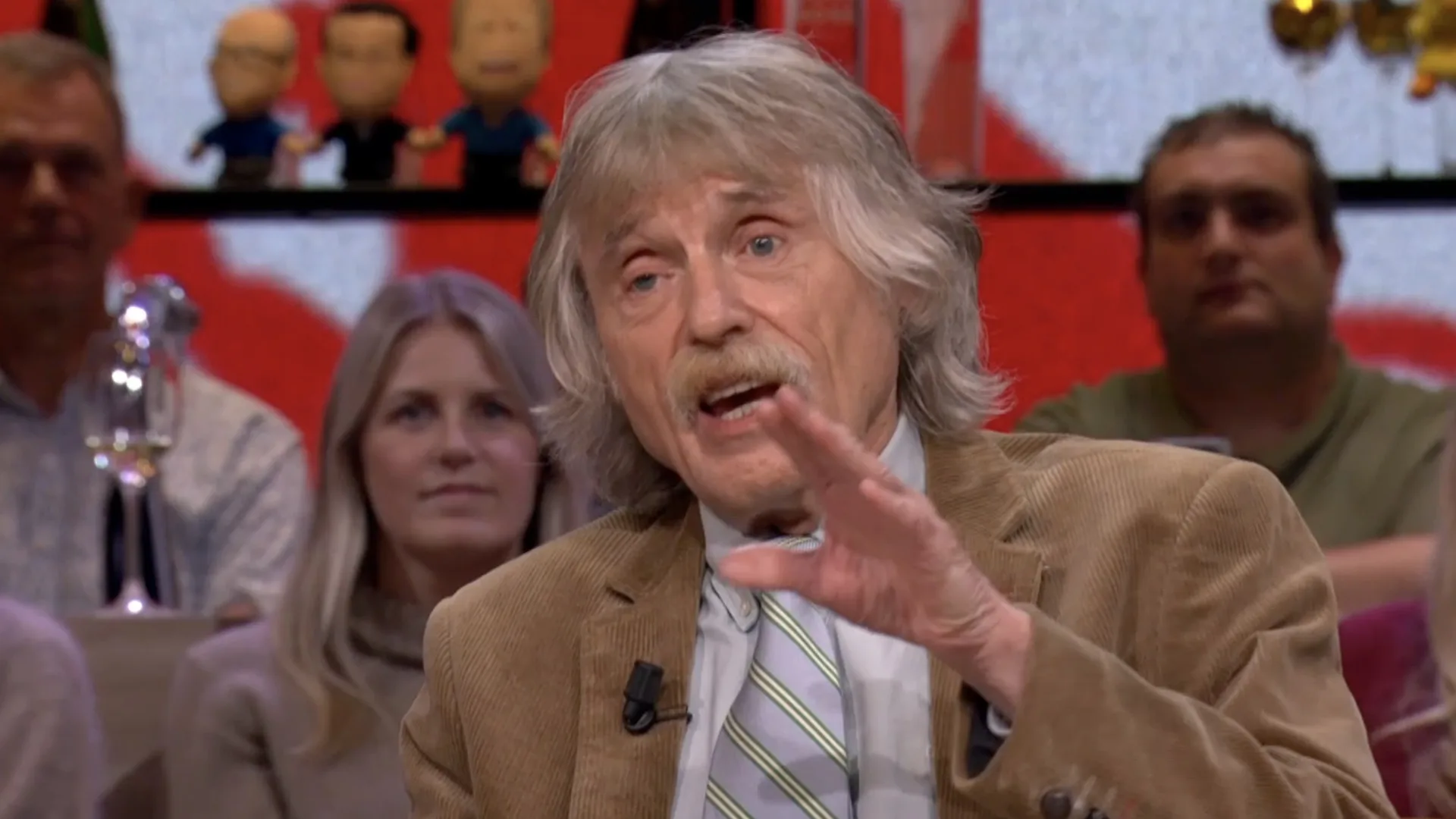 Johan Derksen hekelt Eredivisionist: 'Wat is dat een naar clubje aan het worden!'